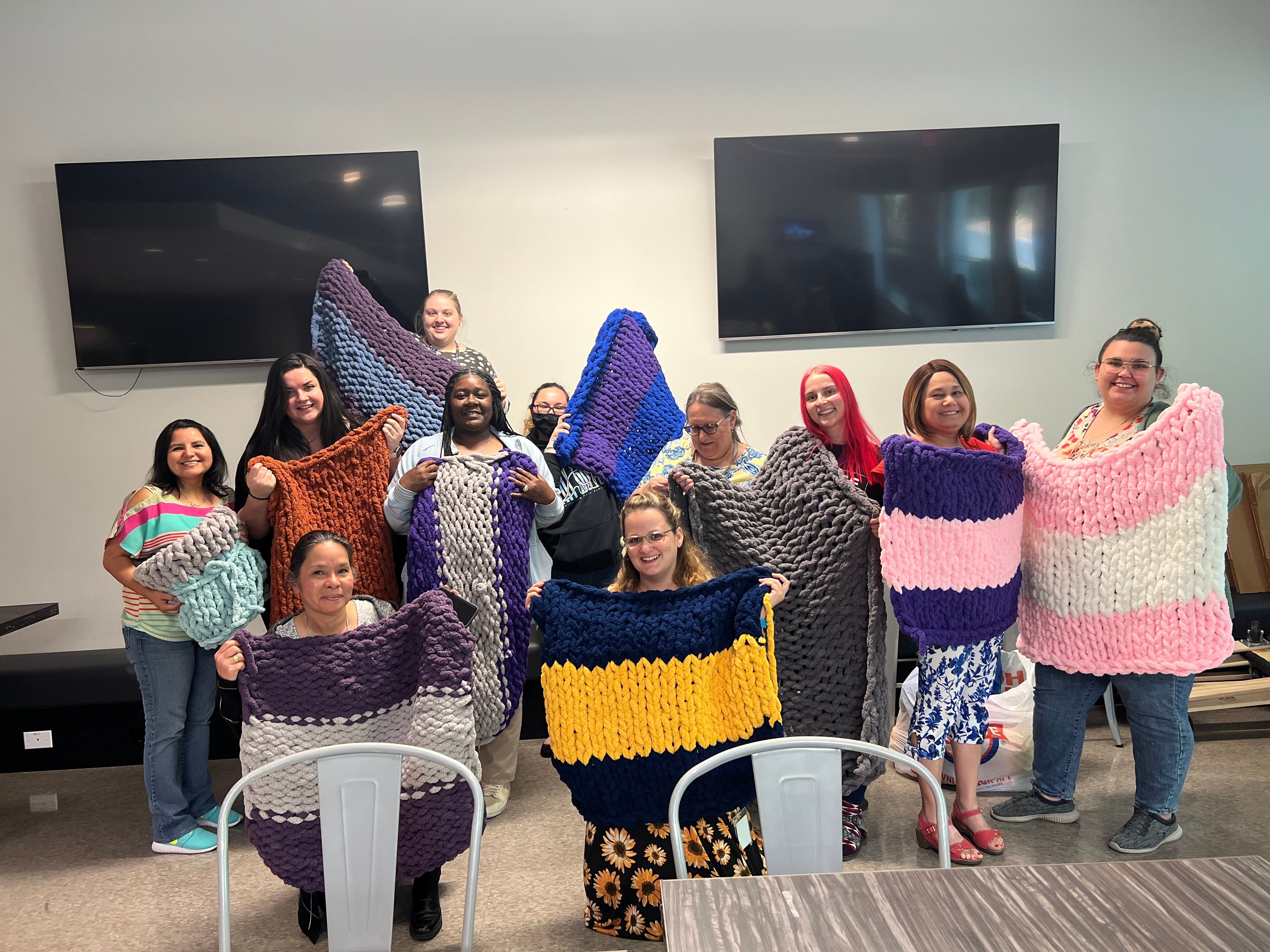 Cozy Connections: Hand-Knit a Luxury Blanket Together photo 5